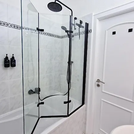 Zentrale Fusslaeufig Zu Weser Und Innenstadt