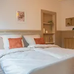 Zentrale Fusslaeufig Zu Weser Und Innenstadt Bréma