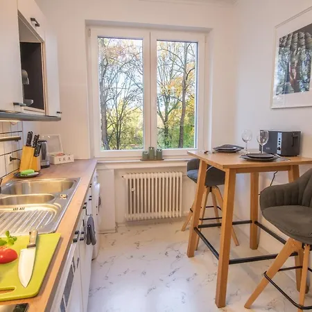 Lägenhet Zentrale Fusslaeufig Zu Weser Und Innenstadt *