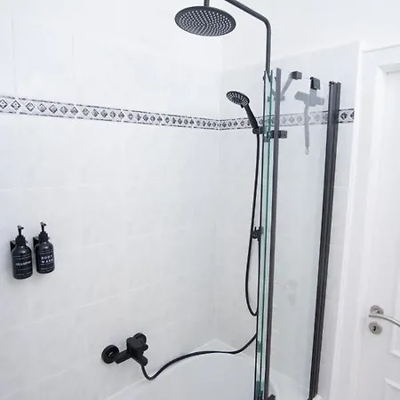 Zentrale Fusslaeufig Zu Weser Und Innenstadt