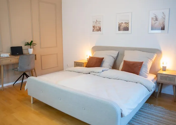 Апартаменты Zentrale Fusslaeufig Zu Weser Und Innenstadt Бремен